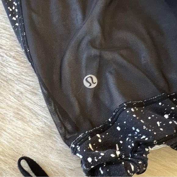LULULEMON Drop It Like It's Hot Tank Butterfly Texture Black White Mesh Size 4 - Picture 10 of 13